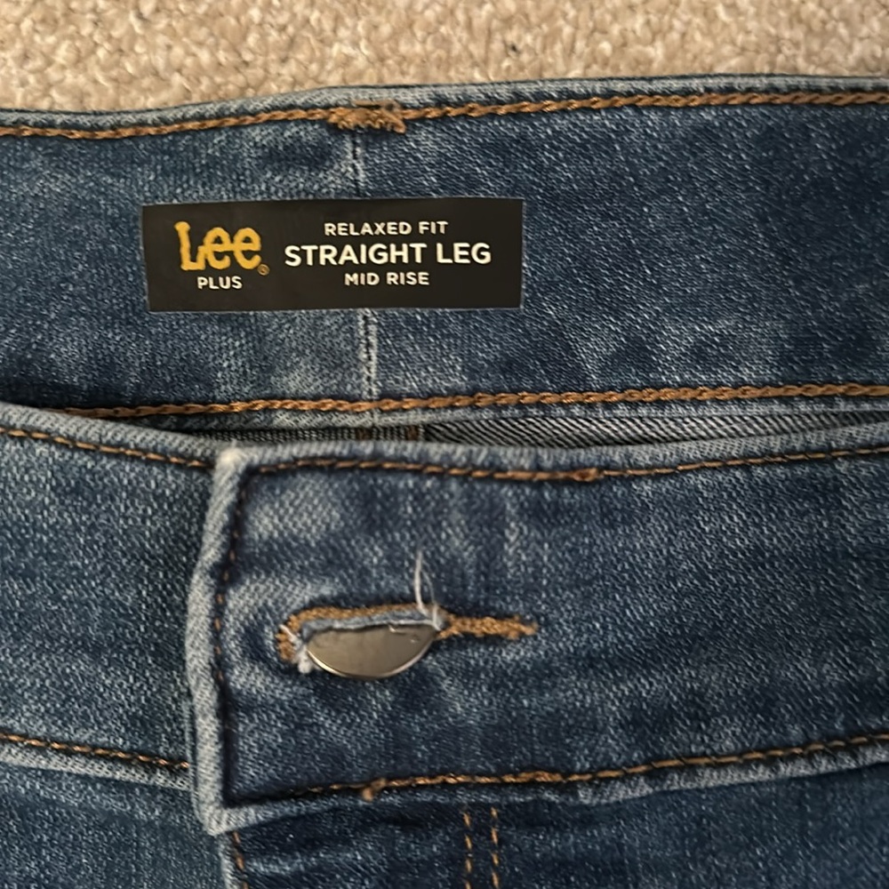 Lee Mid-Rise Straight Leg Jeans, size 24W petite, good used condition - Picture 2 of 9
